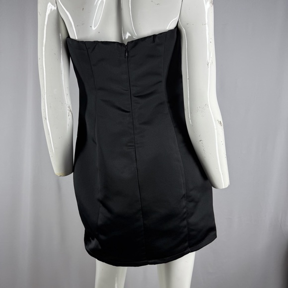 Lulu’s Perfectly Exquisite Black Satin Strapless Bodycon Mini Dress Size Medium - Picture 4 of 15